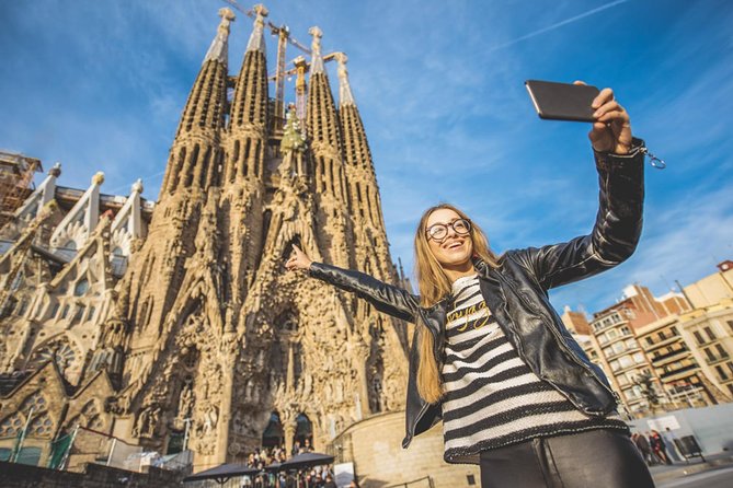 Sagrada Familia and Gaudi Private Tour With Skip the Line Tickets - Exploring Antoni Gaudis Masterpieces