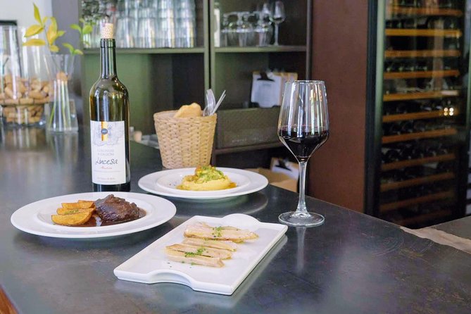 Sevilla Food Tour: Tapas, Wine, History & Traditions - Visiting Renowned Bars and Hangouts