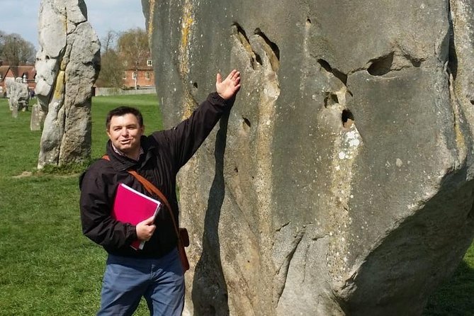 Stonehenge, Avebury,Cotswolds. Small Group Day Tour From Bath - Admiring Castle Combe