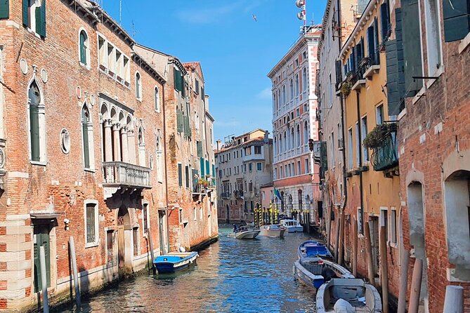 Venice Sightseeing Walking Tour With a Local Guide - Exploring Campo Santa Margherita