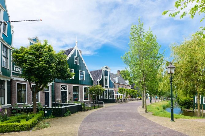 Zaanse Schans, Edam, Volendam and Marken Tour - Taking in the Coastal Wonders of Volendam and Marken