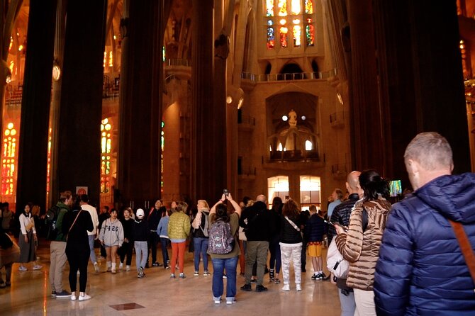 Barcelona: Sagrada Familia Skip-the-Line Guided Tour & Tickets - Tour Experience