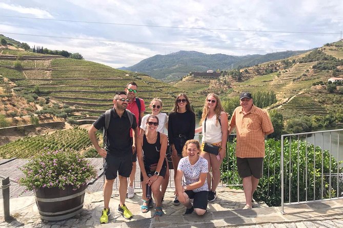 Douro Valley Tour: Wine Tasting, Cruise and Lunch From Porto - Group Size and Language Options