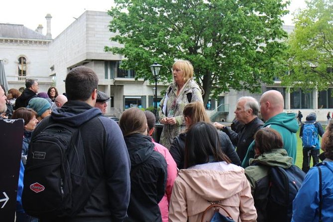 Dublin Book of Kells, Castle and Molly Malone Statue Guided Tour - Meeting and Transportation