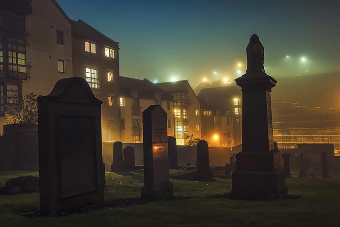 Edinburgh Darkside Walking Tour: Mysteries, Murder and Legends - Old Calton Burial Ground