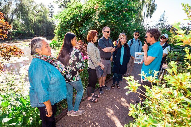 Giverny Small-Group Half Day Trip With Monet'S Gardens From Paris - Accessibility and Recommendations