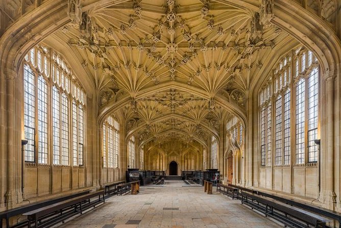 Harry Potter Walking Tour of Oxford Including New College - Discovering the Bodleian Library