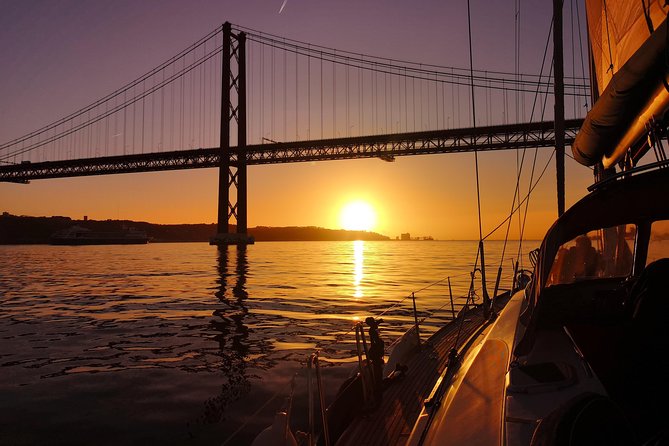 Lisbon Sunset Sailing Tour on Luxury Sailing Yacht With 2 Drinks - Customer Feedback and Ratings