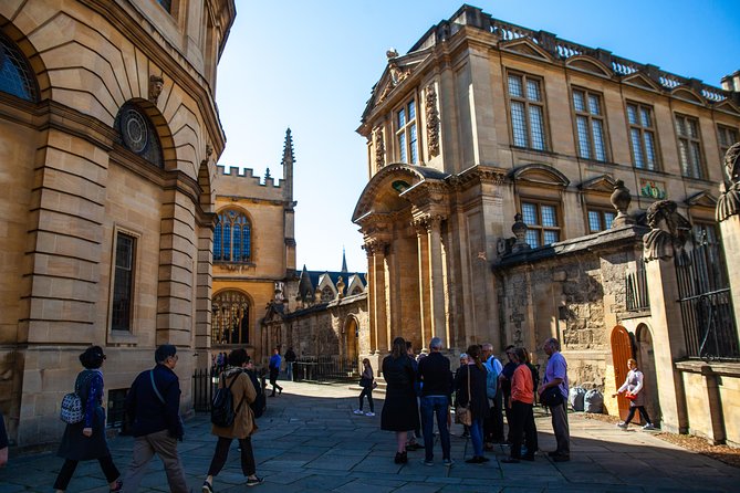 Oxford University Walking Tour With University Alumni Guide - Radcliffe Camera and Trinity College