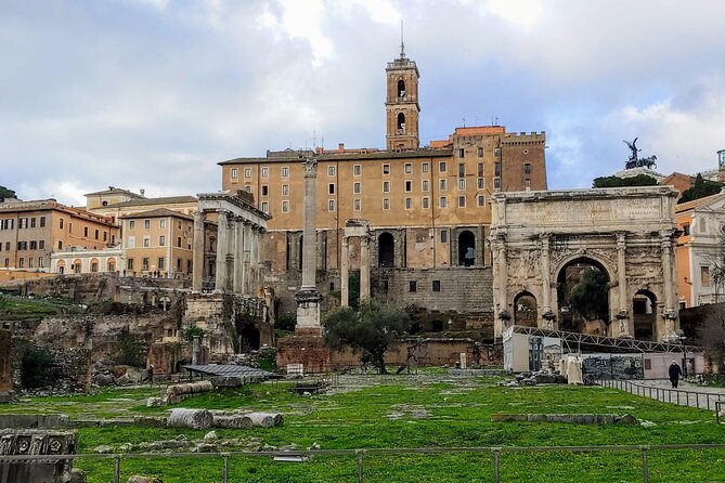 Rome: Colosseum Guided Tour With Roman Forum and Palatine Hill - Accessibility and Health Considerations