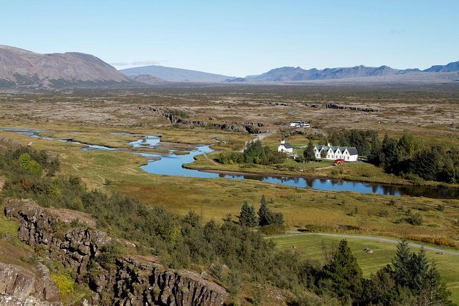 The Golden Circle Guided Bus Tour From Reykjavik - Exploring Gulfoss Waterfall