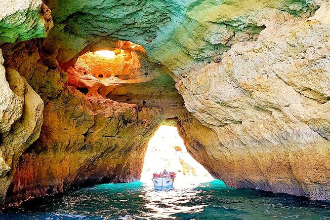 Traditional Tour - Benagil Cave - Breathtaking Scenery