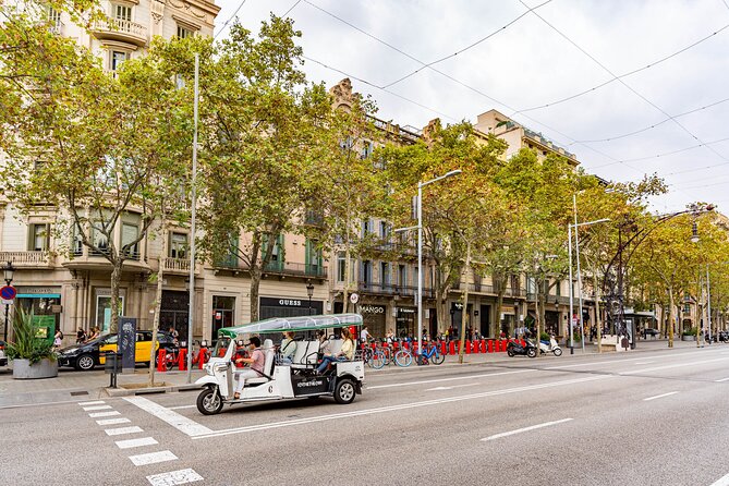 Welcome Tour to Barcelona in Private Eco Tuk Tuk - Making the Most of Your Tour