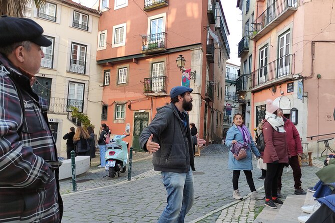 Alfama Tour in Lisbon Old Town - Exploring the Alfama District