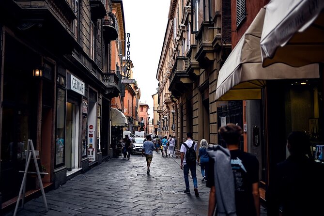 Bologna Walking Food Tour With Secret Food Tours - What to Expect on the Bologna Walking Food Tour