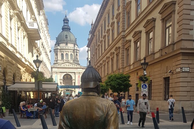 Budapest City Landmarks Walking Tour in 2 Hours - Insights Into the Tour Guides