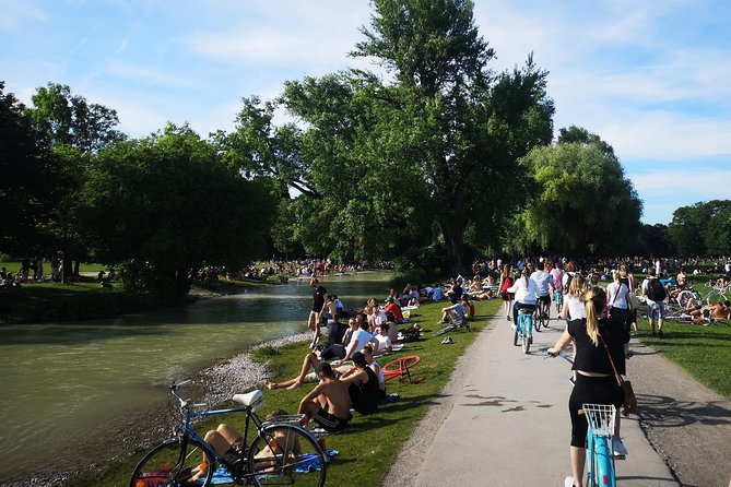 Classic Munich Bike Tour With Beer Garden Stop - Bike Tour as a Family-Friendly Activity