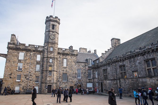 Edinburgh Skip-the-Ticket-Line Castle Walking Tour - Highlights of the Guided Tour