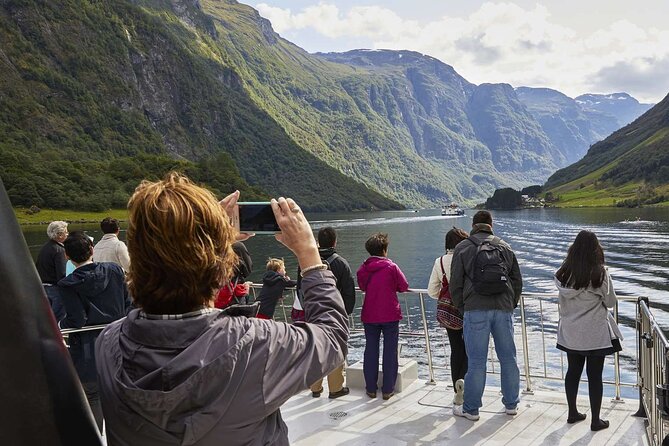 Guided Tour To Nærøyfjorden, Flåm And Stegastein - Viewpoint Cruise - Booking and Popularity