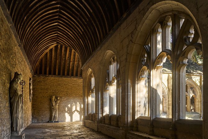 Harry Potter Walking Tour of Oxford Including New College - Taking in the Magic of New College