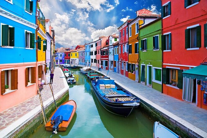 Murano & Burano Islands Guided Small-Group Tour by Private Boat - Itinerary Highlights