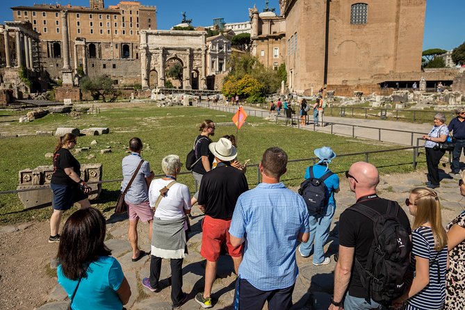 Rome: Colosseum, Roman Forum and Palatine Hill Fully Guided Tour - Discovering the Palatine Hill