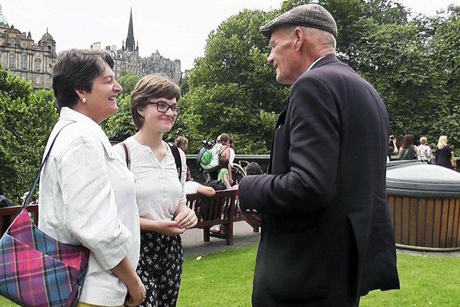 Royal Mile Guided Walking Tour in Edinburgh - Tour Duration and Group Size