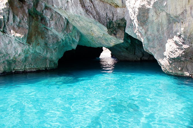 Small Group Capri Island Boat Ride With Swimming and Limoncello - Swimming and Snorkeling Adventures