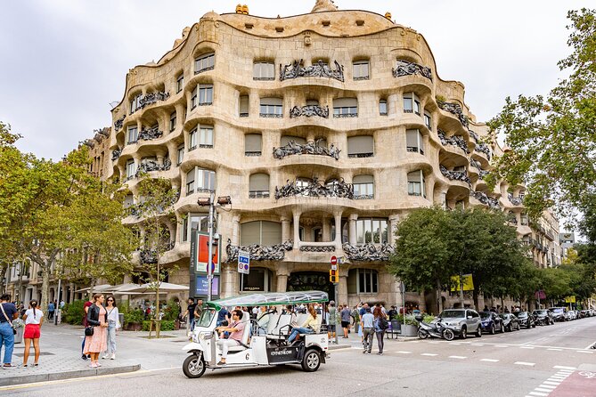 Welcome Tour to Barcelona in Private Eco Tuk Tuk - Sustainability and Eco-Friendly Transport