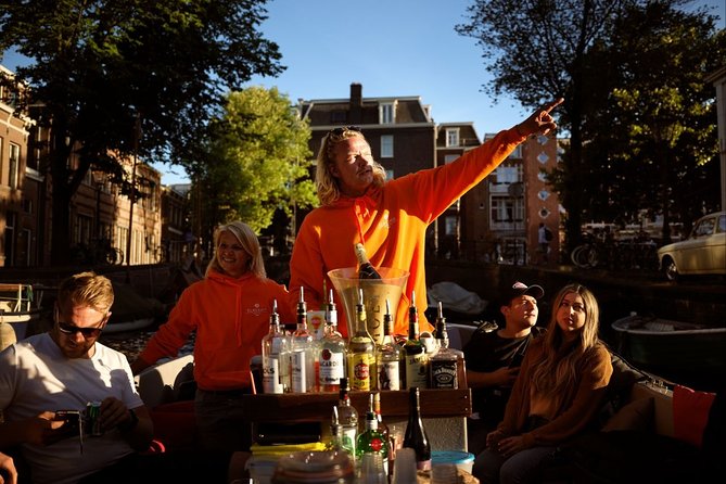 Amsterdam Evening Canal Cruise With Live Guide and Onboard Bar - Personalized Atmosphere on a Luxury Boat