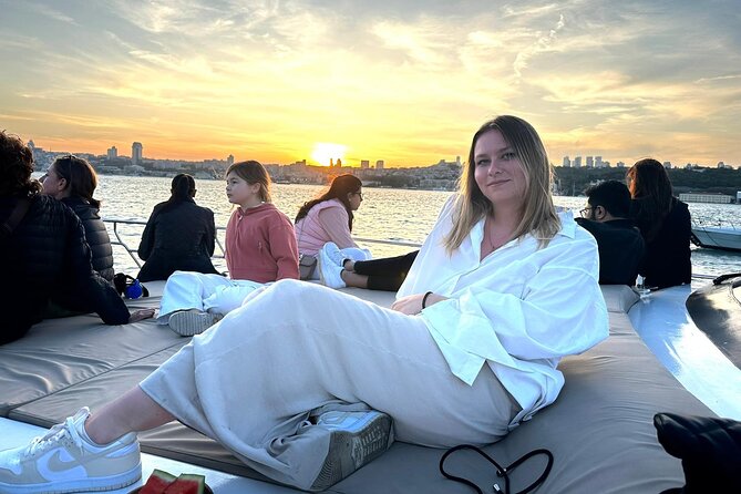 Istanbul Sunset Luxury Yacht Cruise With Snacks and Live Guide - Cancellation Policy and Flexibility