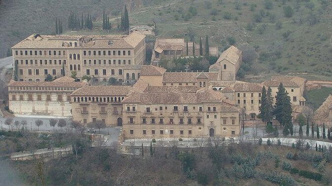 Albaicin & Sacramonte Electric Bike Tour in Granada - Key Points