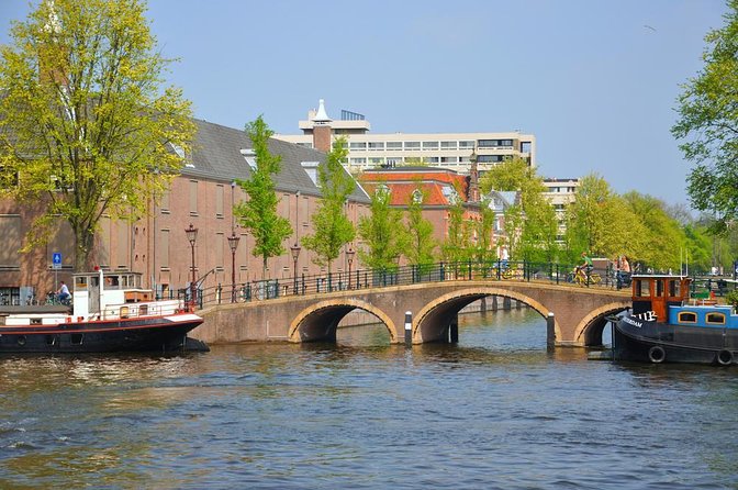 Amsterdam: 2-Hour Canal Cruise Incl. Drinks & Dutch Snacks - Key Points