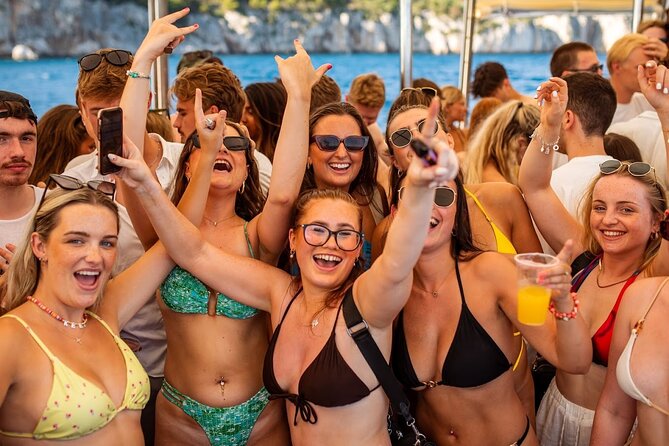 Captains Boat Party Split to the BLUE LAGOON - Key Points