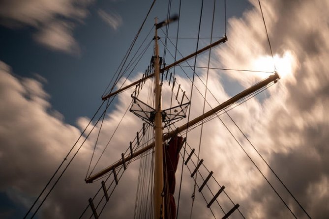 Cartagena, CO: Sunset Skyline Bay Tour on a Pirate Boat + Drinks - Key Points