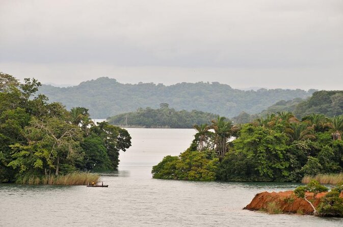 Panama Canal With Entrance Included and Gatun Lake Boat Tour - Key Points