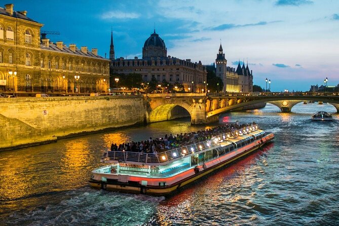 Paris Top Sights Seine River Private Boat Excursion - Key Points