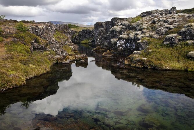 Silfra: Snorkeling Between Tectonic Plates Pick up From Reykjavik - Key Points