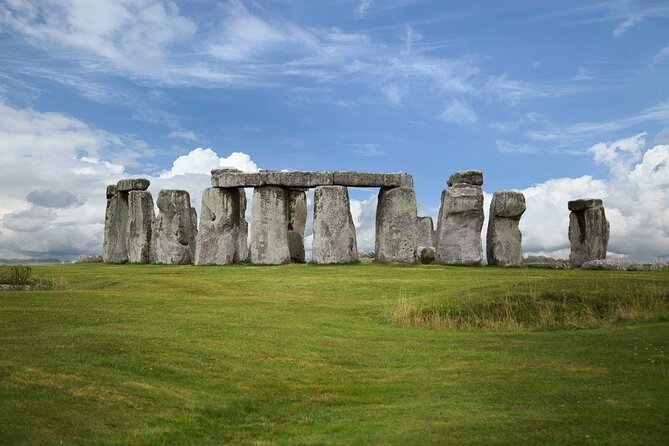 Small Group Stonehenge, Bath and Secret Place Tour From London - Key Points