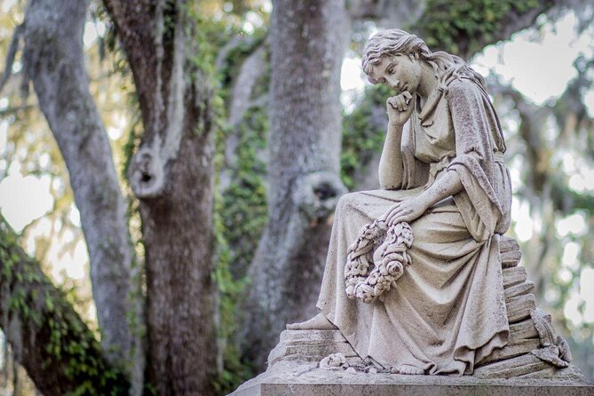 1-Hour Bonaventure Cemetery Golf Cart Guided Tour in Savannah - Key Points