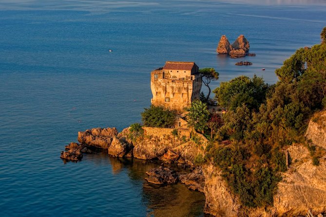 Amalfi Coast Day Trip Boat Rental Experience - Getting to the Meeting Point