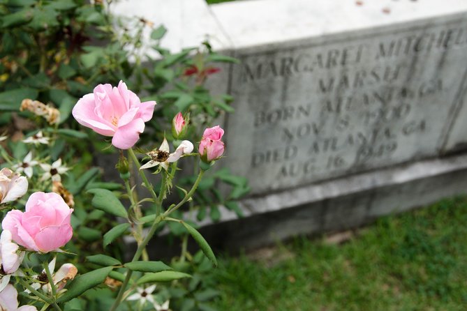 Atlanta Food and Cemetery Tour - Sampling Southern Delights