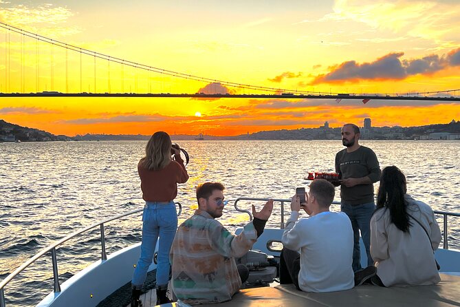 Bosphorus Sunset Luxury Yacht Cruise With Snacks and Live Guide - Onboard Amenities