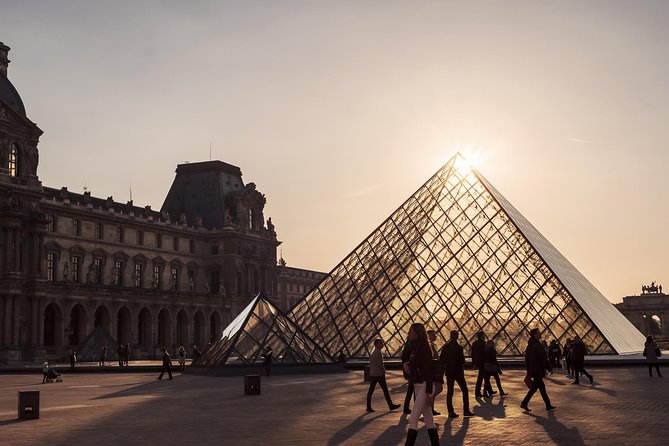 Closing Time at the Louvre: the Mona Lisa at Her Most Peaceful - Uncovering the Secrets Behind the Masterpiece