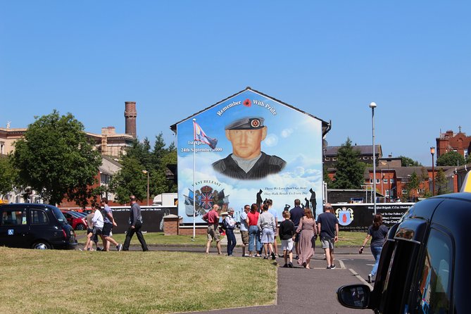 Famous 1 Hour Belfast Murals Tour - Perspectives From Nationalist and Loyalist Communities