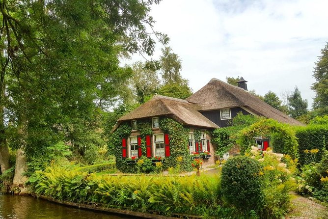 Giethoorn Day Trip From Amsterdam With Boatride - Itinerary and Logistics