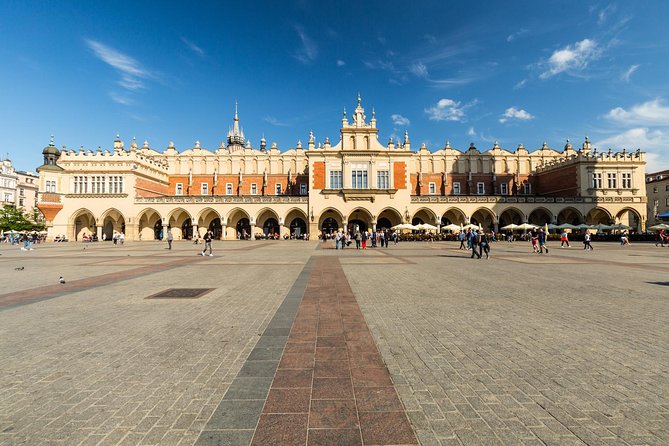 Krakow Old Town Guided Walking Tour - Detailed Itinerary