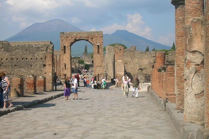 Visit in Pompeii - Pompeii Private Tour With Ada - Tour Features and Benefits