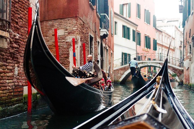 Welcome to Venice Small Group Tour: Basilica San Marco & Gondola Ride - Taking in Local Venetian Life