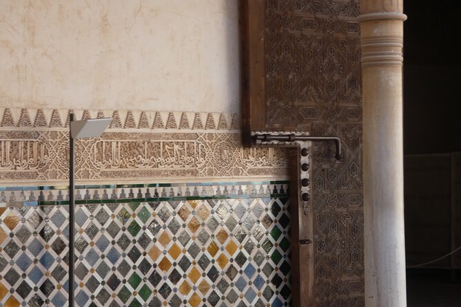 Alhambra Skip-The-Line Private Tour Including Nasrid Palaces - Accessibility and Participation